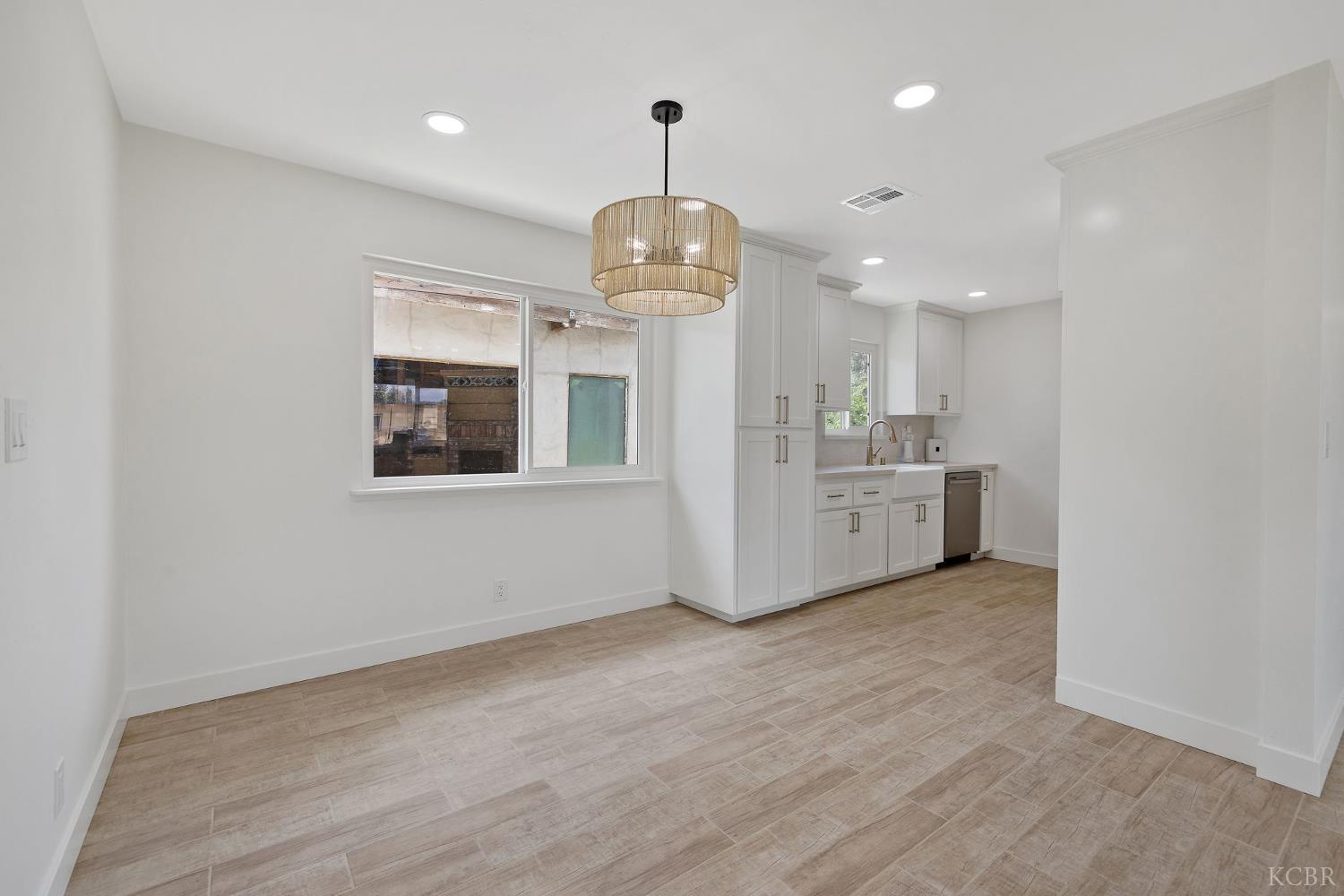 6125 E Mount Whitney, Laton, CA 93242