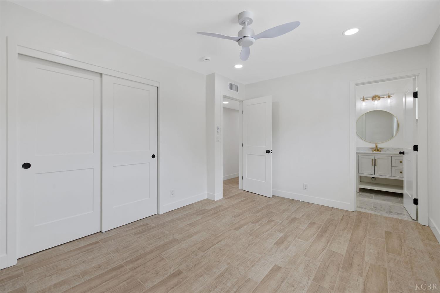 6125 E Mount Whitney, Laton, CA 93242