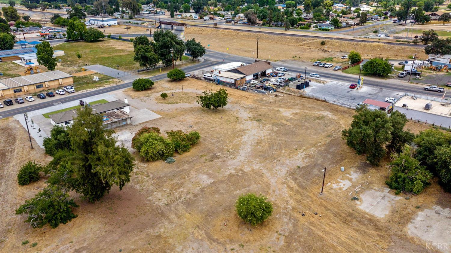 6125 E Mount Whitney, Laton, CA 93242