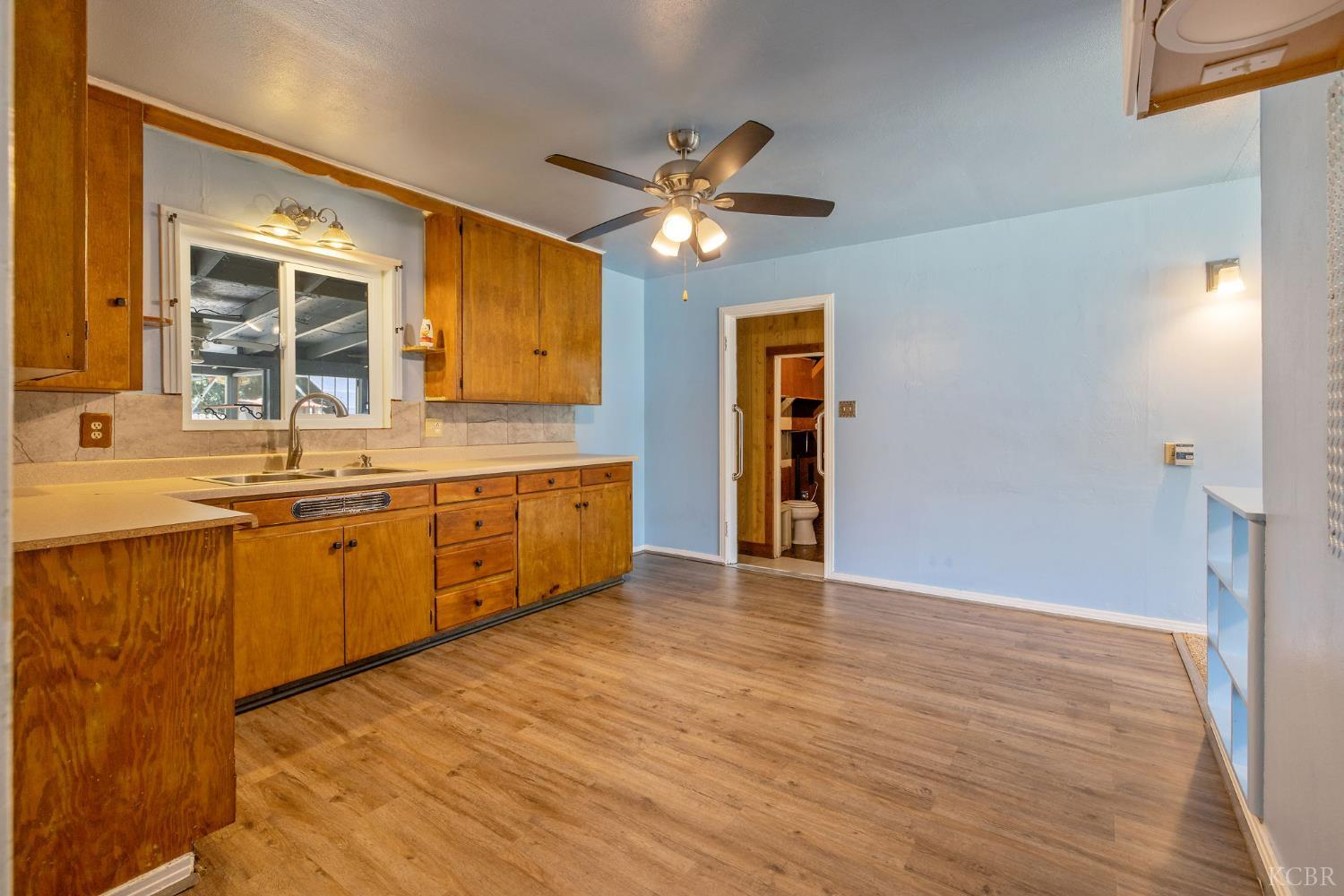 11386 Hanford Armona Rd, Hanford, CA 93230