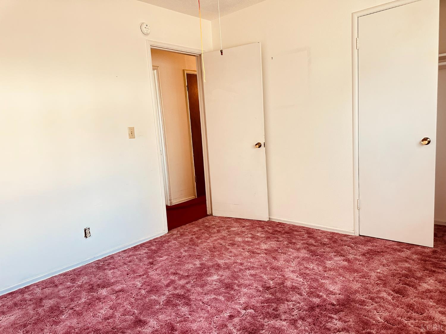 530 E 11th St E, Hanford, CA 93230