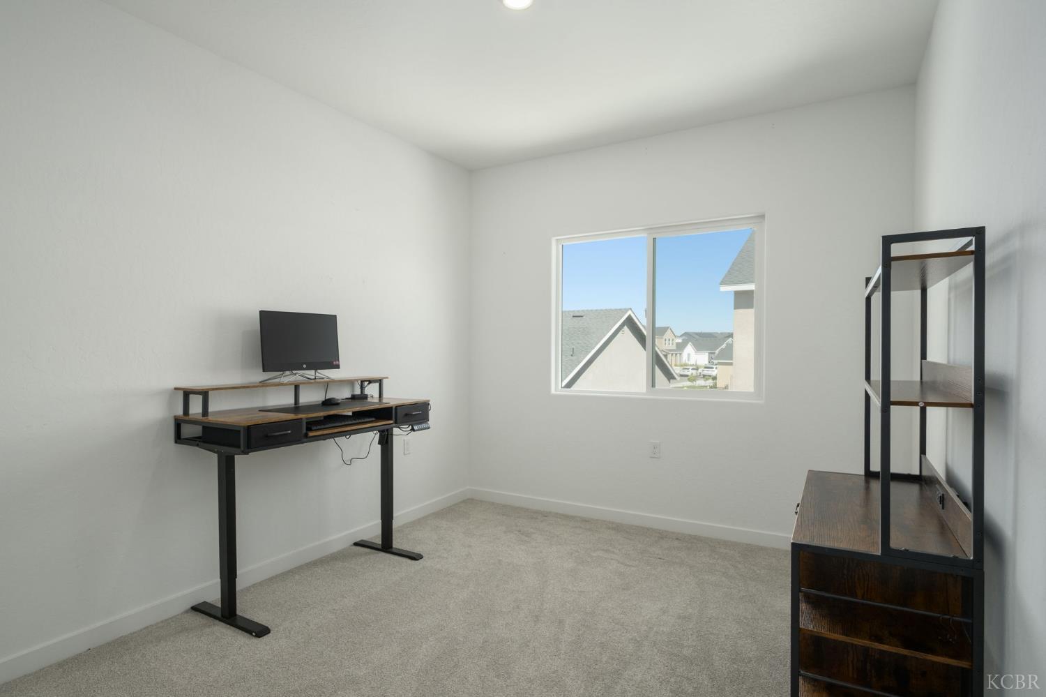 452 University Dr, Lemoore, CA 93245