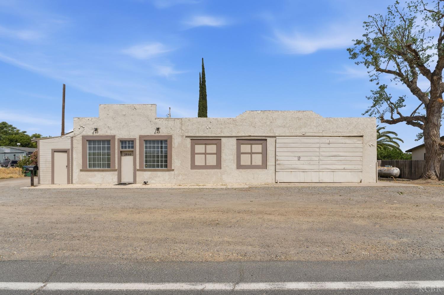 2860 Waukena Dr, Tulare, CA 93274