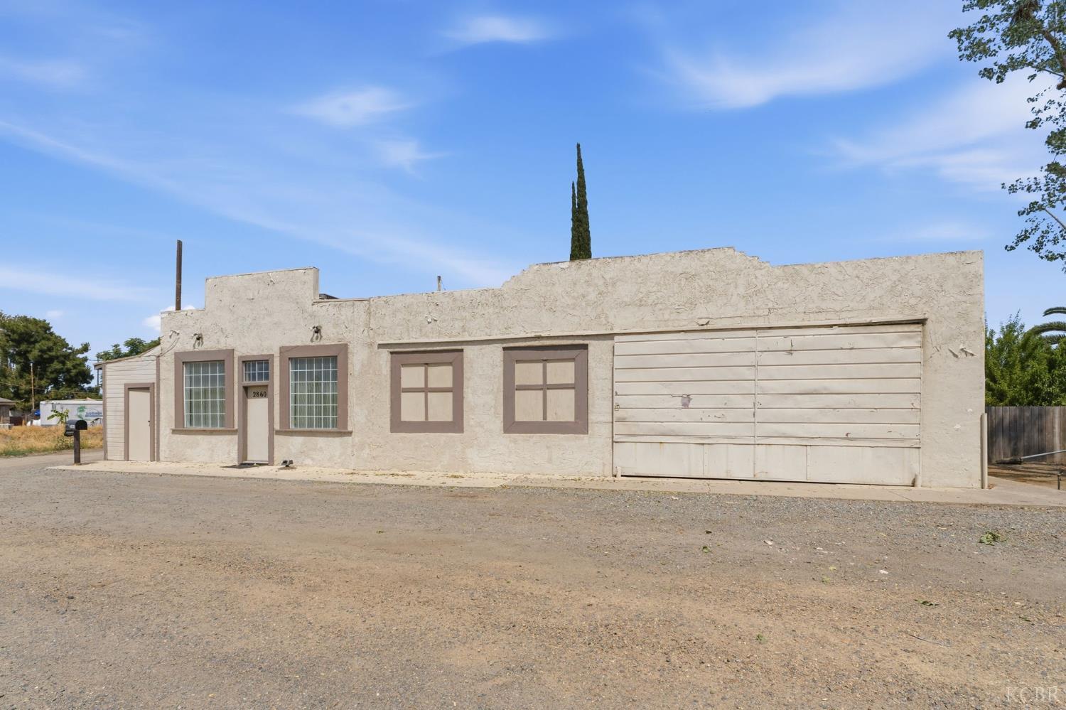2860 Waukena Dr, Tulare, CA 93274
