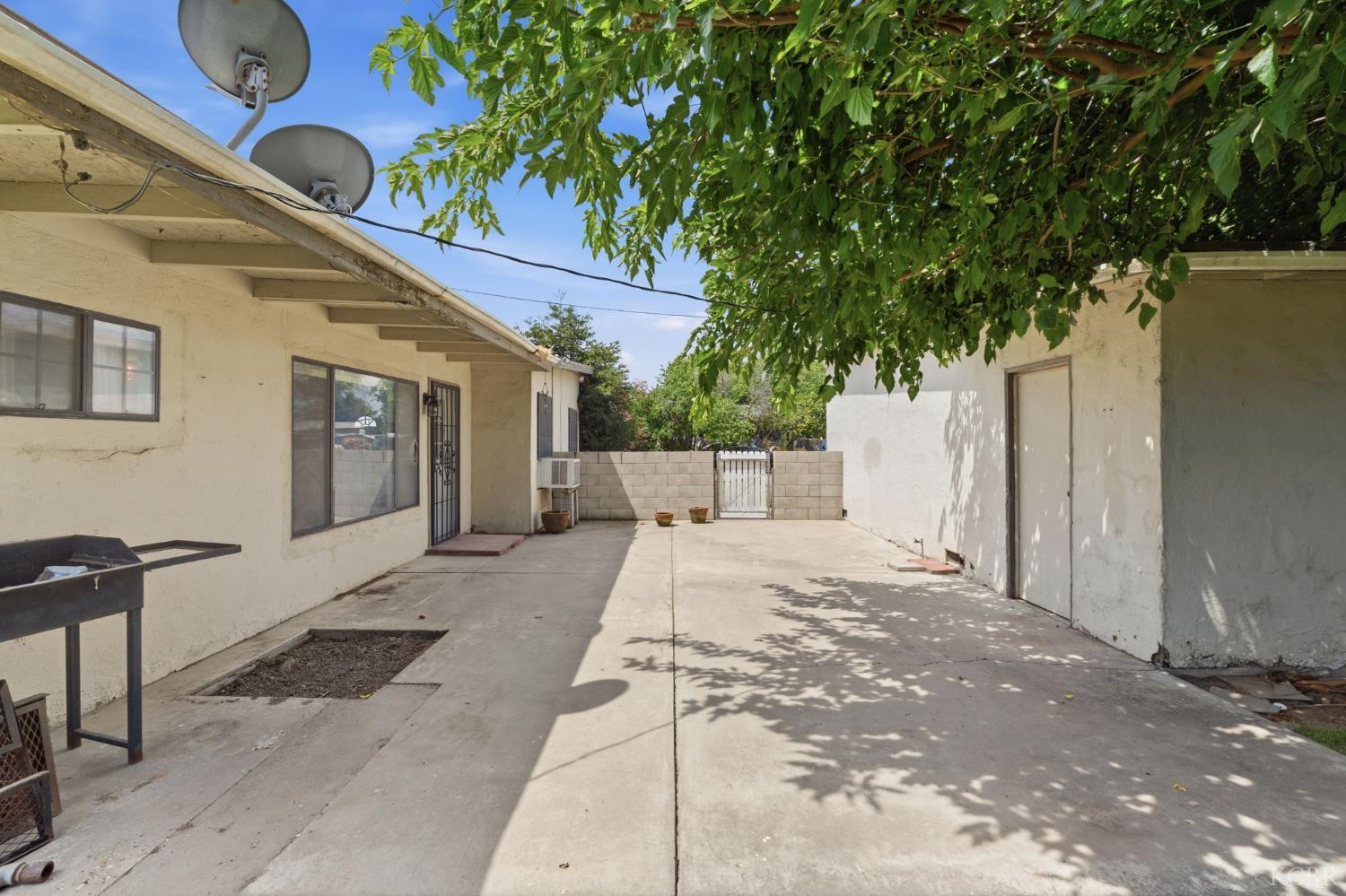 2860 Waukena Dr, Tulare, CA 93274