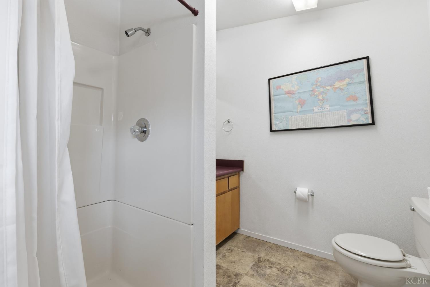 2860 Waukena Dr, Tulare, CA 93274