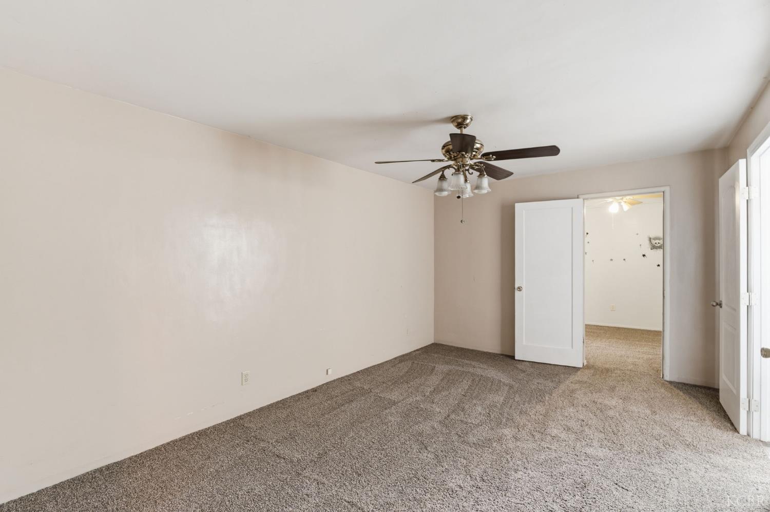 2860 Waukena Dr, Tulare, CA 93274