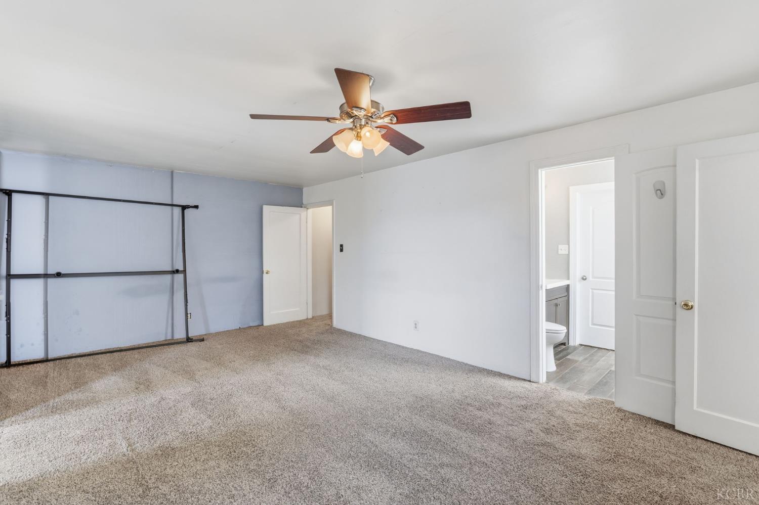 2860 Waukena Dr, Tulare, CA 93274
