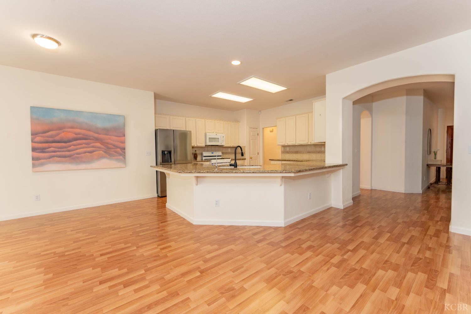 3607 N Mendonca St, Visalia, CA 93291