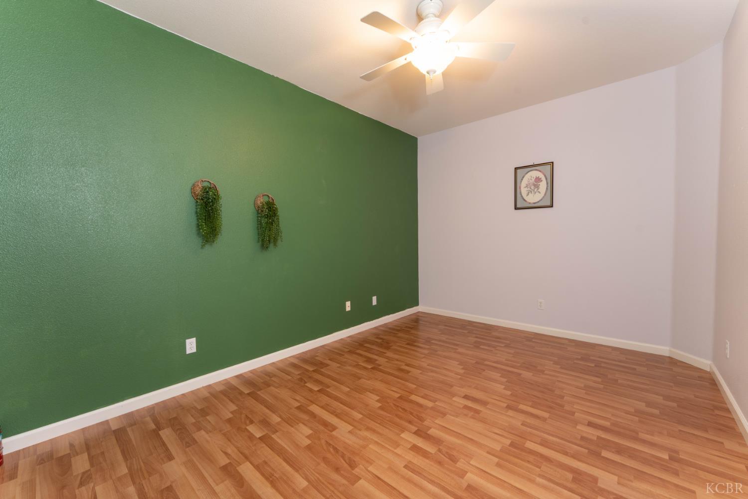 3607 N Mendonca St, Visalia, CA 93291