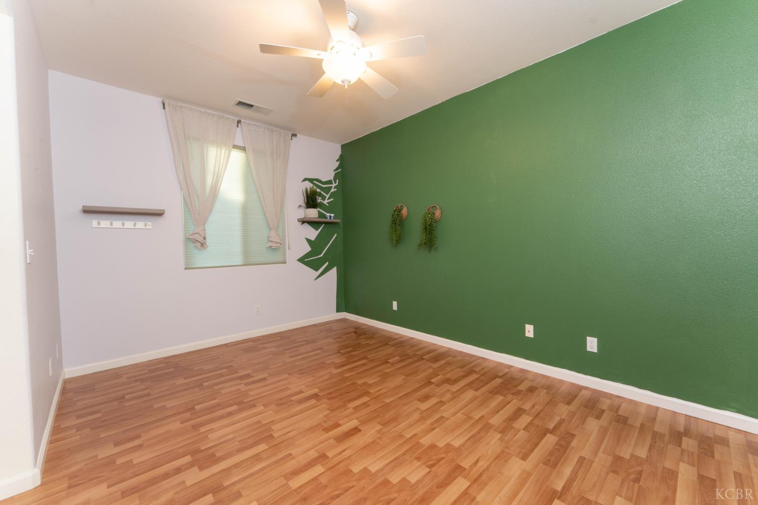 3607 N Mendonca St, Visalia, CA 93291