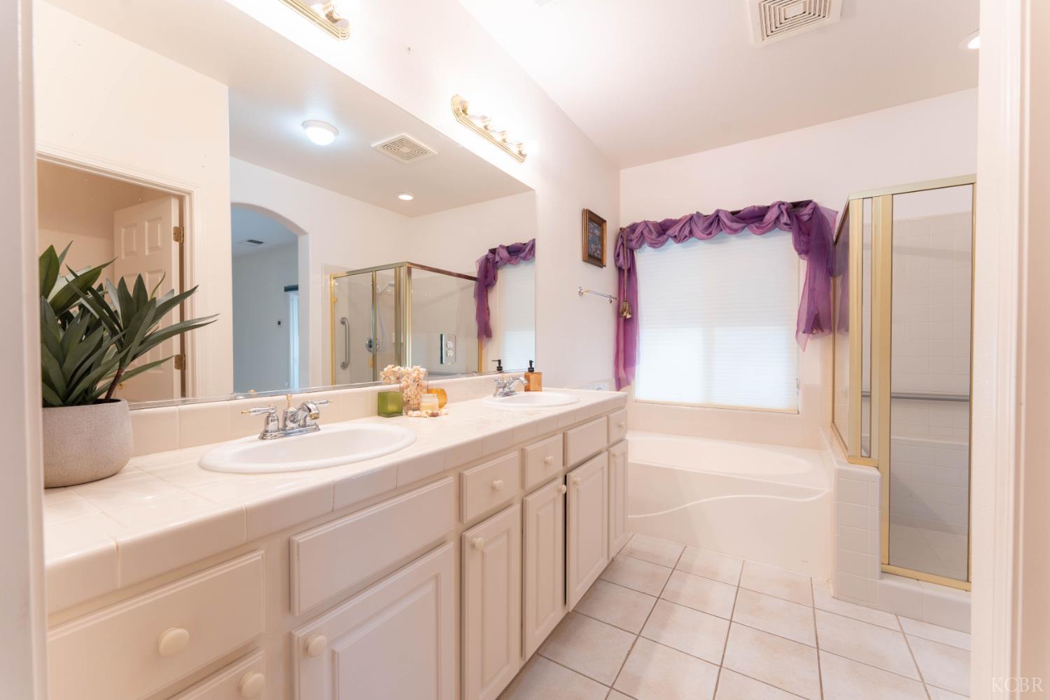 3607 N Mendonca St, Visalia, CA 93291