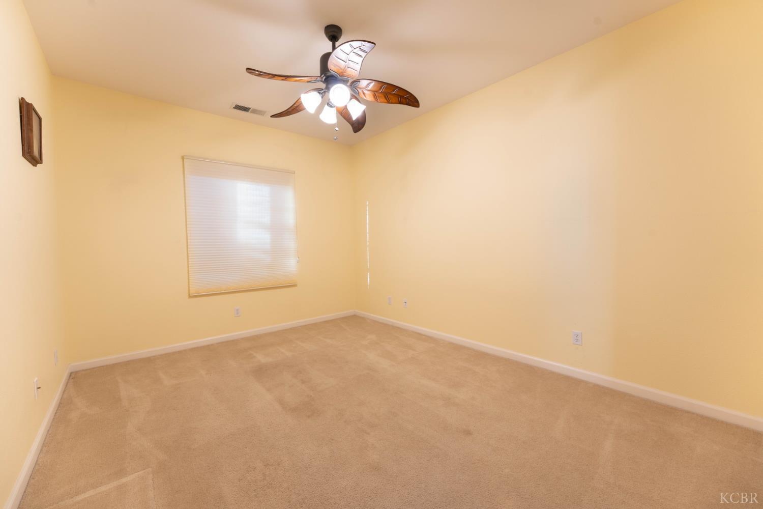 3607 N Mendonca St, Visalia, CA 93291