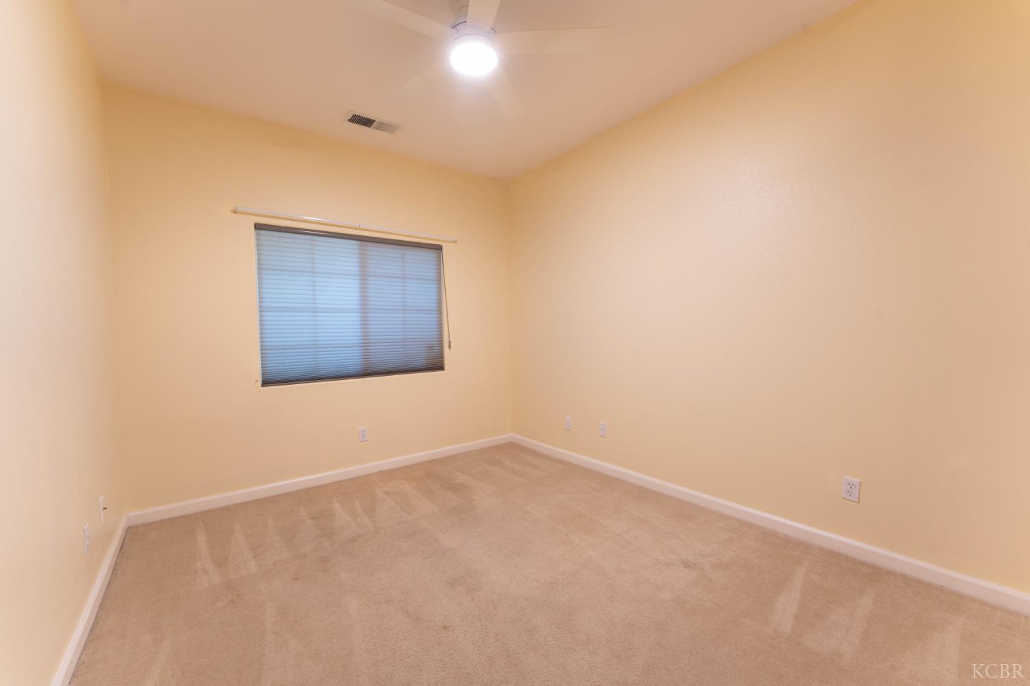 3607 N Mendonca St, Visalia, CA 93291