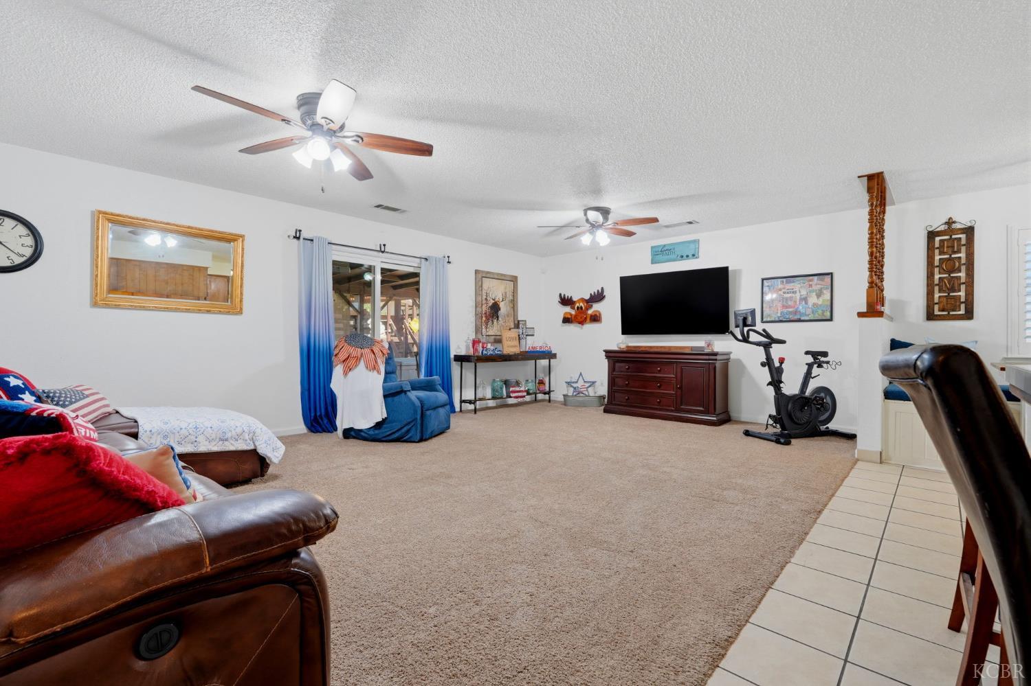 2124 Neill Way, Hanford, CA 93230