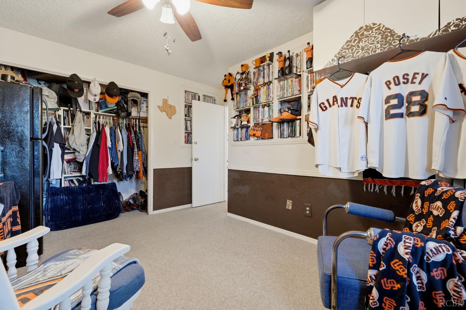2124 Neill Way, Hanford, CA 93230