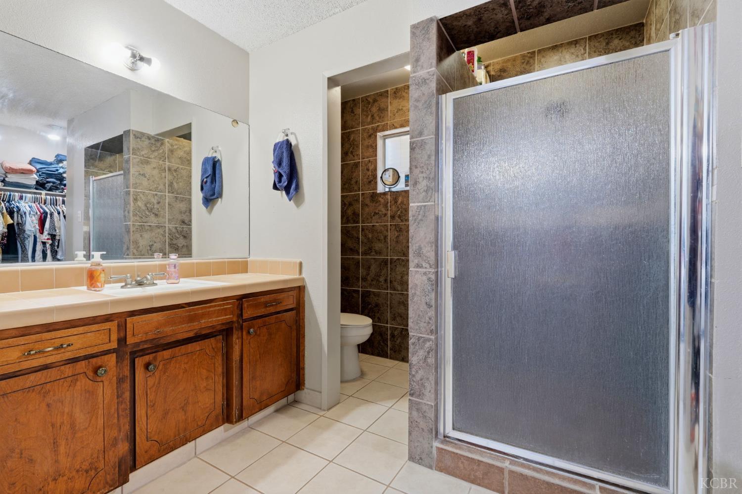 2124 Neill Way, Hanford, CA 93230