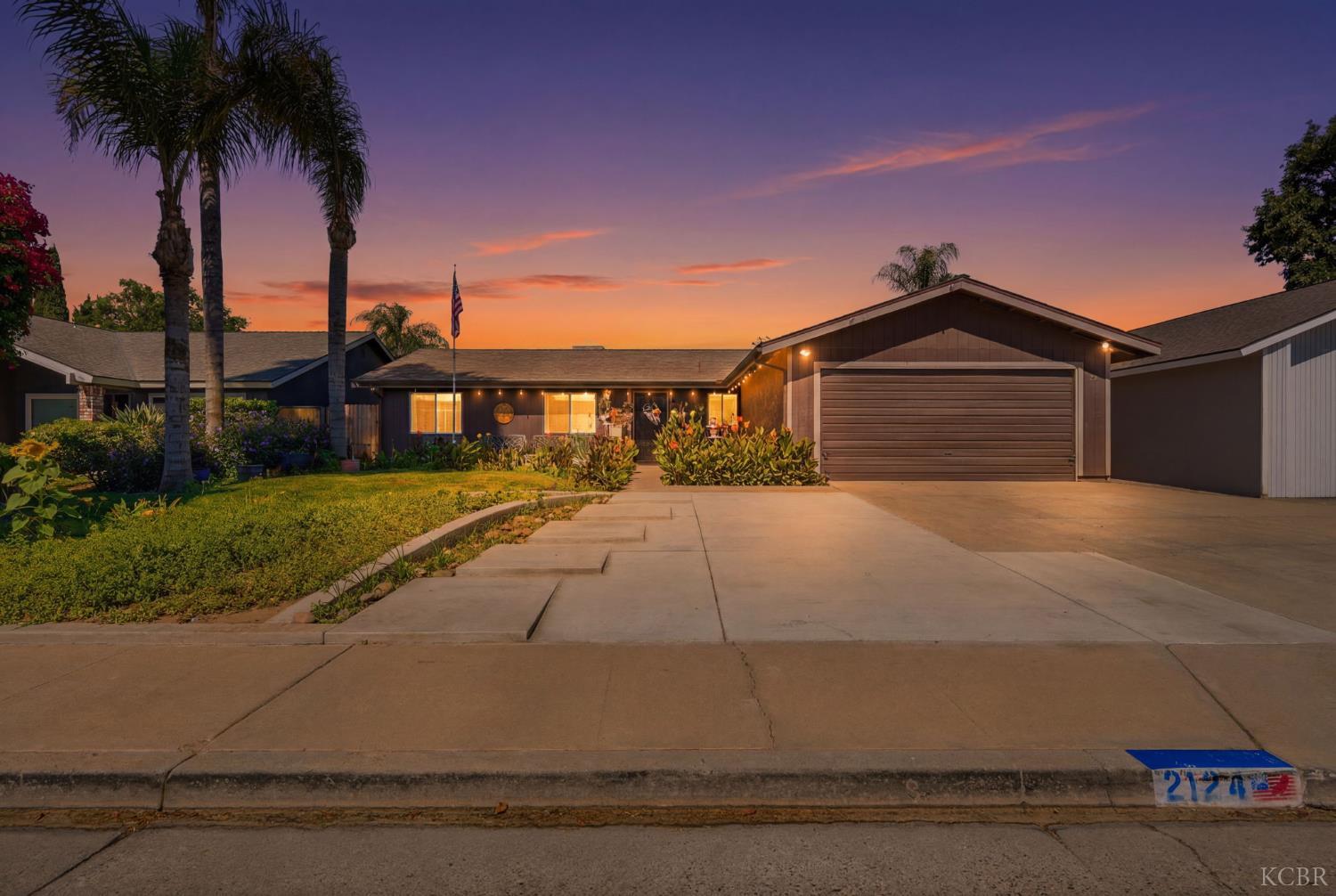 2124 Neill Way, Hanford, CA 93230