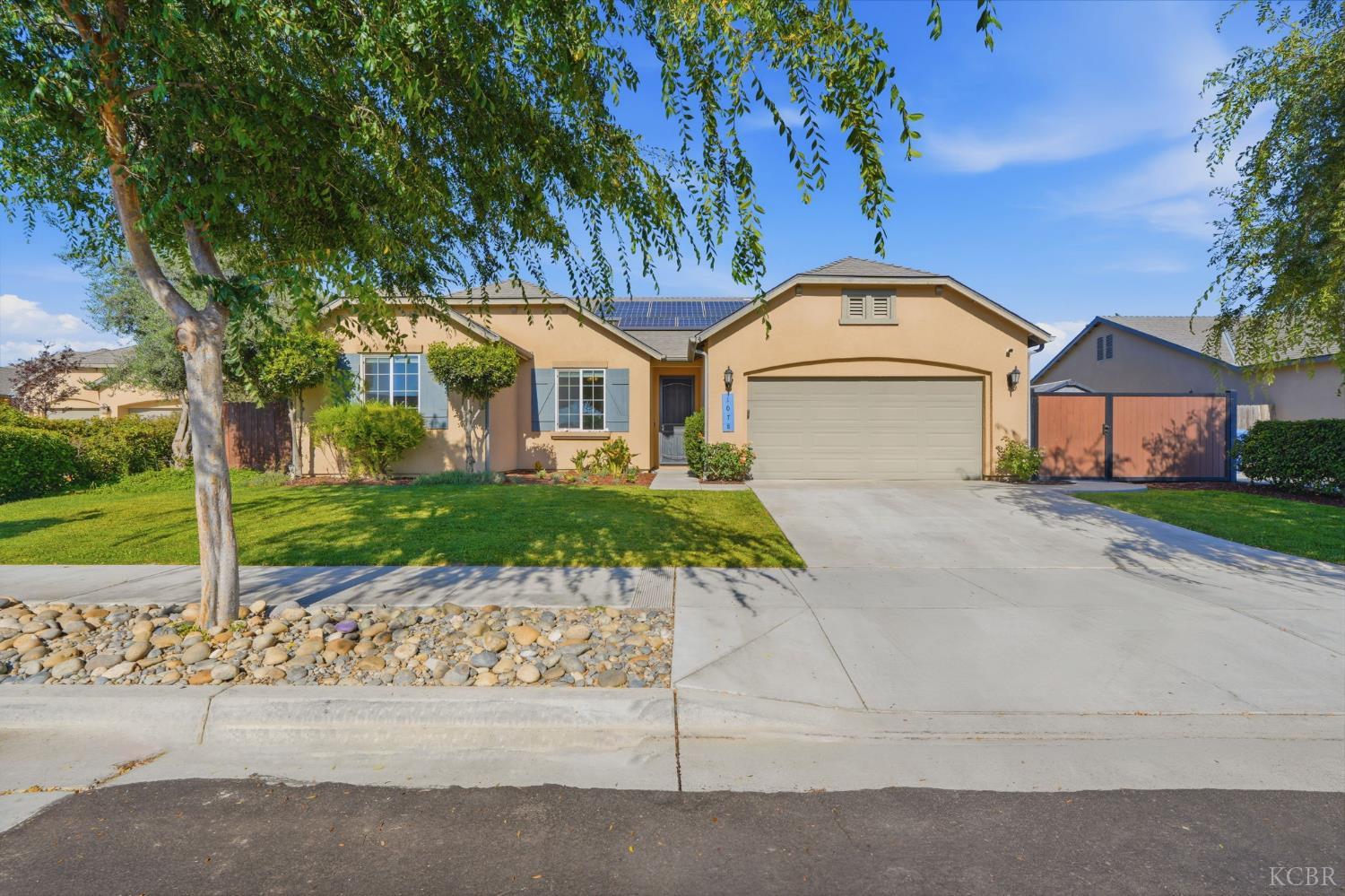 1078 Geneva Dr, Lemoore, CA 93245