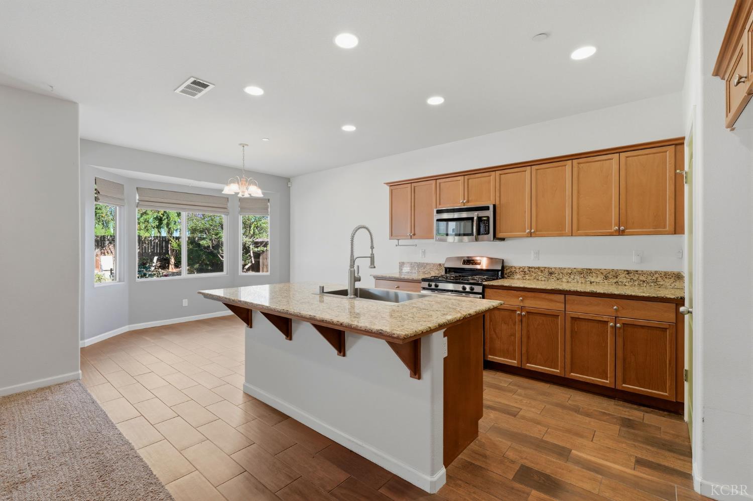 1078 Geneva Dr, Lemoore, CA 93245