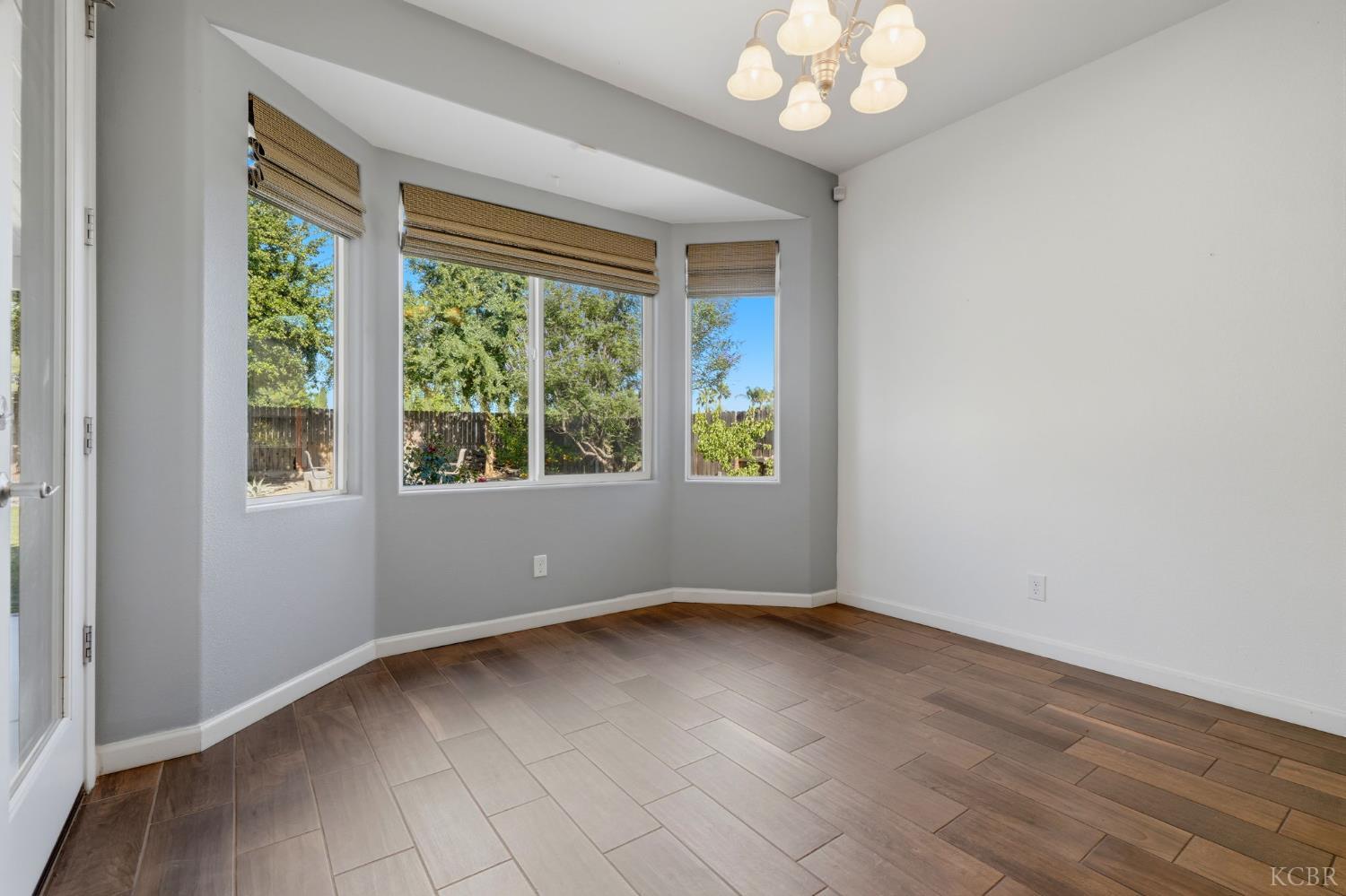 1078 Geneva Dr, Lemoore, CA 93245