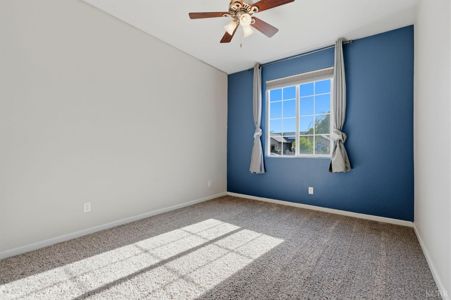 1078 Geneva Dr, Lemoore, CA 93245