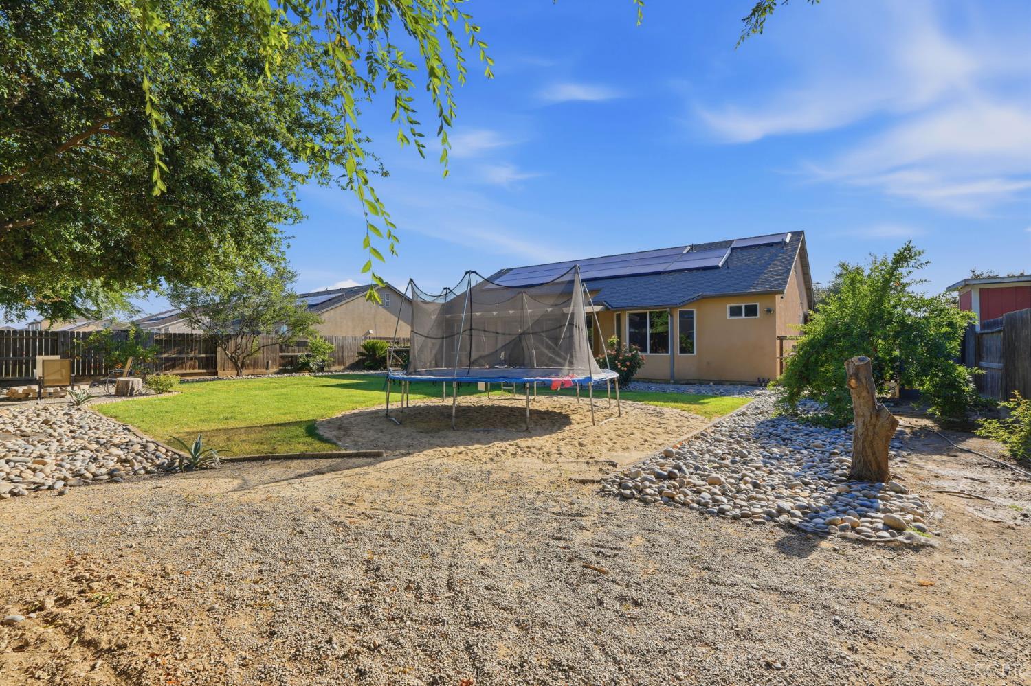 1078 Geneva Dr, Lemoore, CA 93245