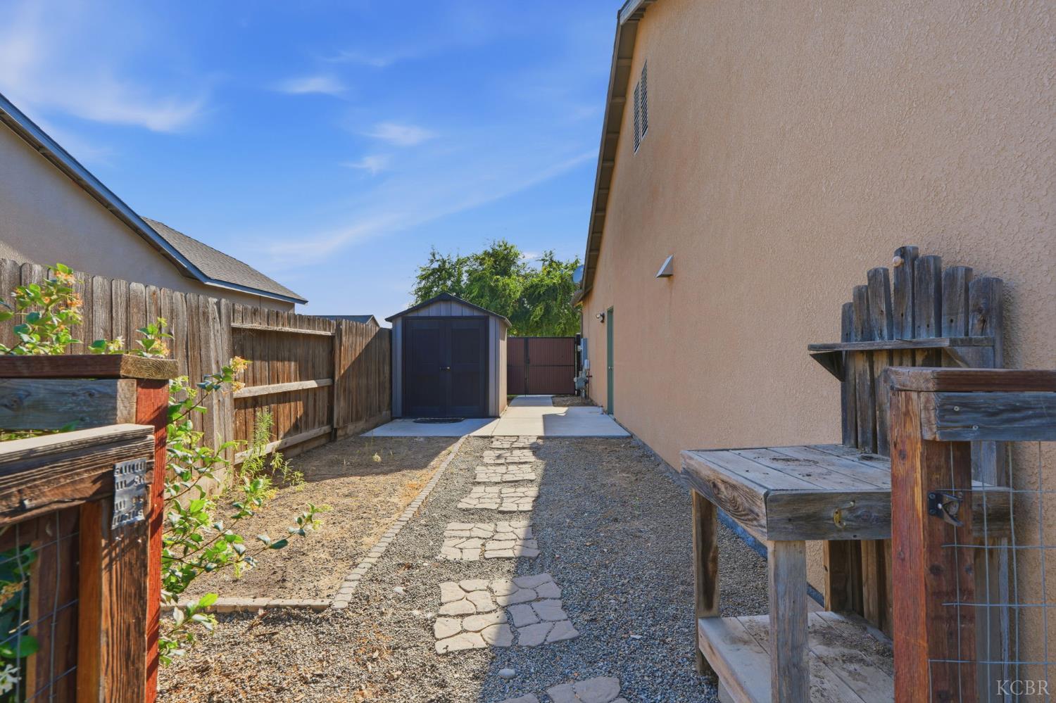 1078 Geneva Dr, Lemoore, CA 93245