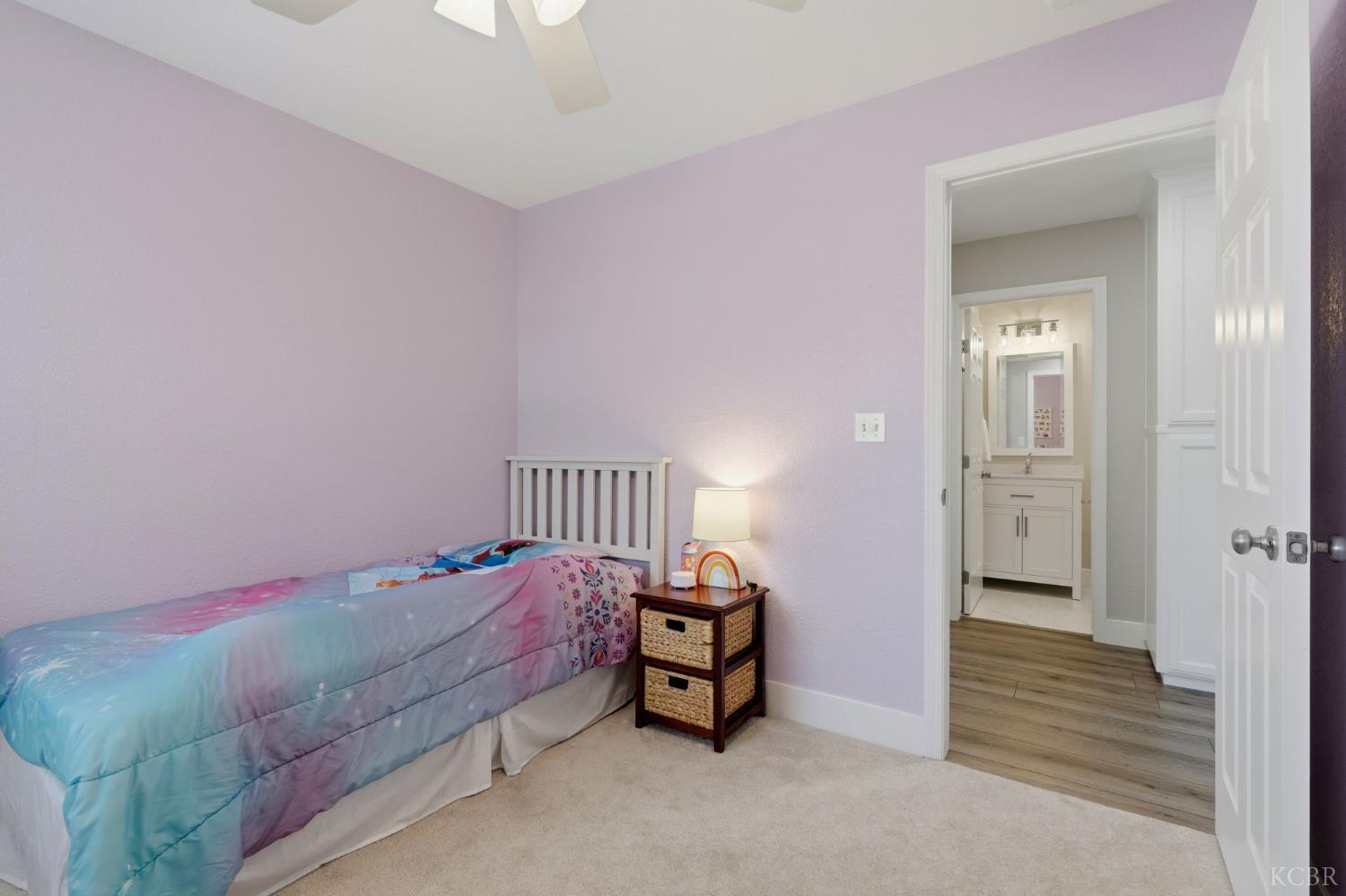 917 Margaret Cir, Hanford, CA 93230