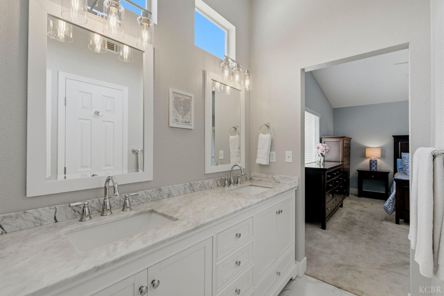 917 Margaret Cir, Hanford, CA 93230