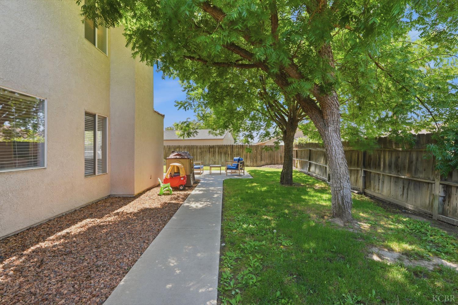 917 Margaret Cir, Hanford, CA 93230