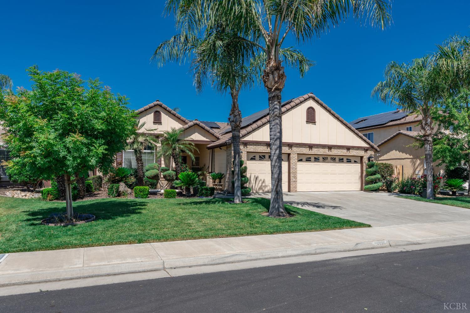 1930 N Sonoma Ct, Hanford, CA 93230