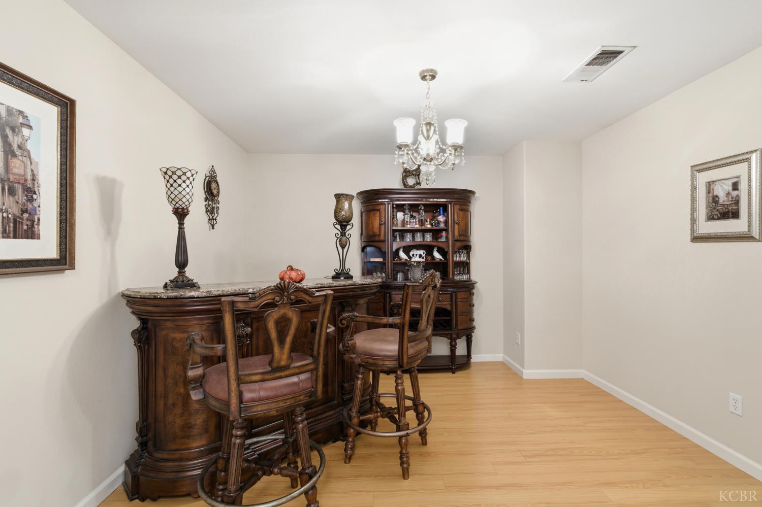1930 N Sonoma Ct, Hanford, CA 93230