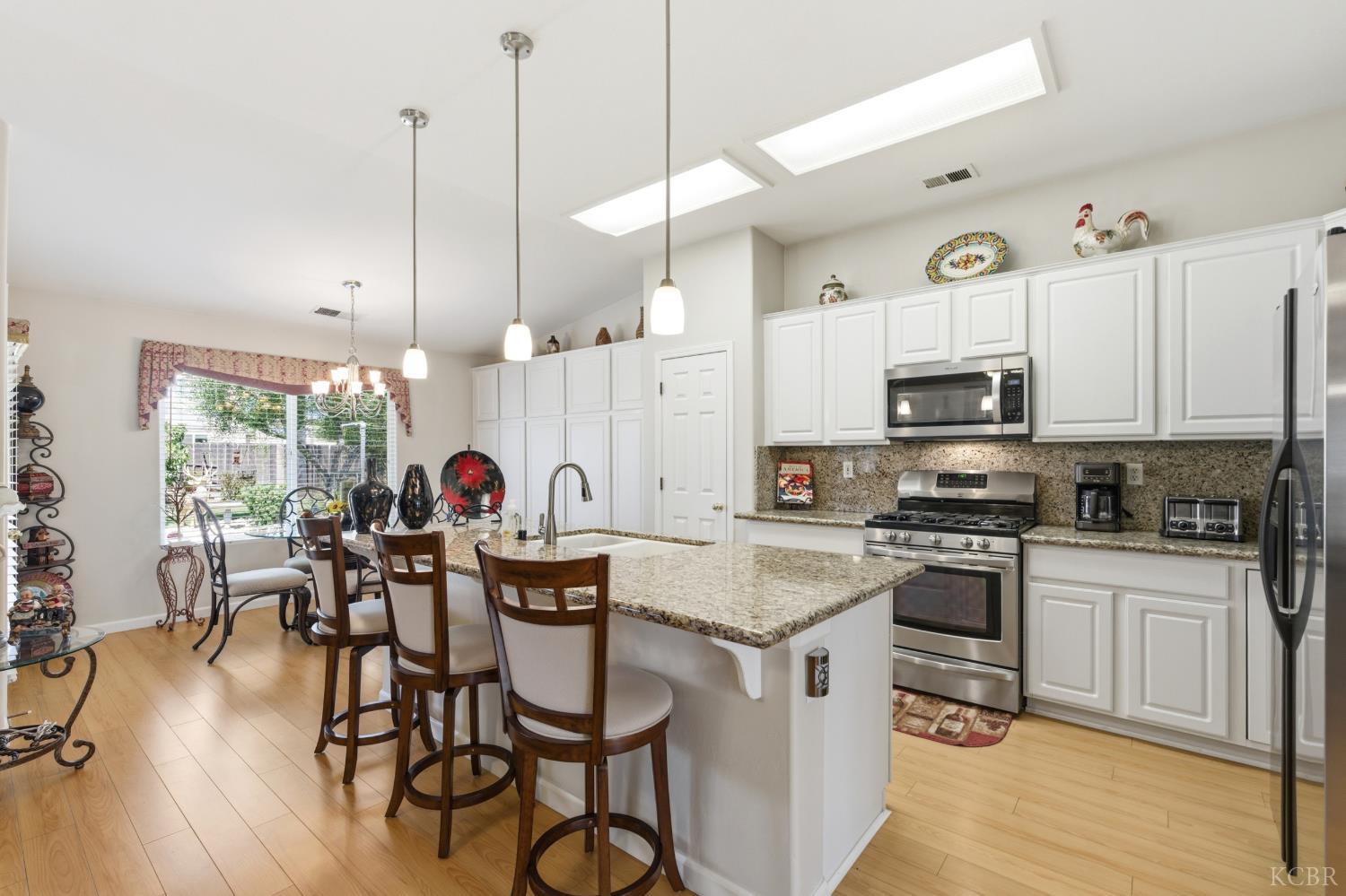 1930 N Sonoma Ct, Hanford, CA 93230
