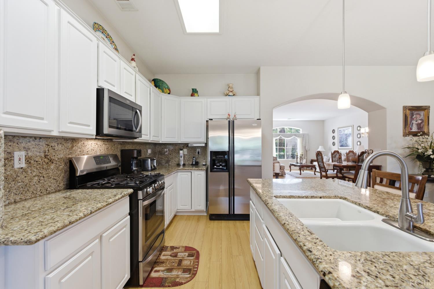 1930 N Sonoma Ct, Hanford, CA 93230