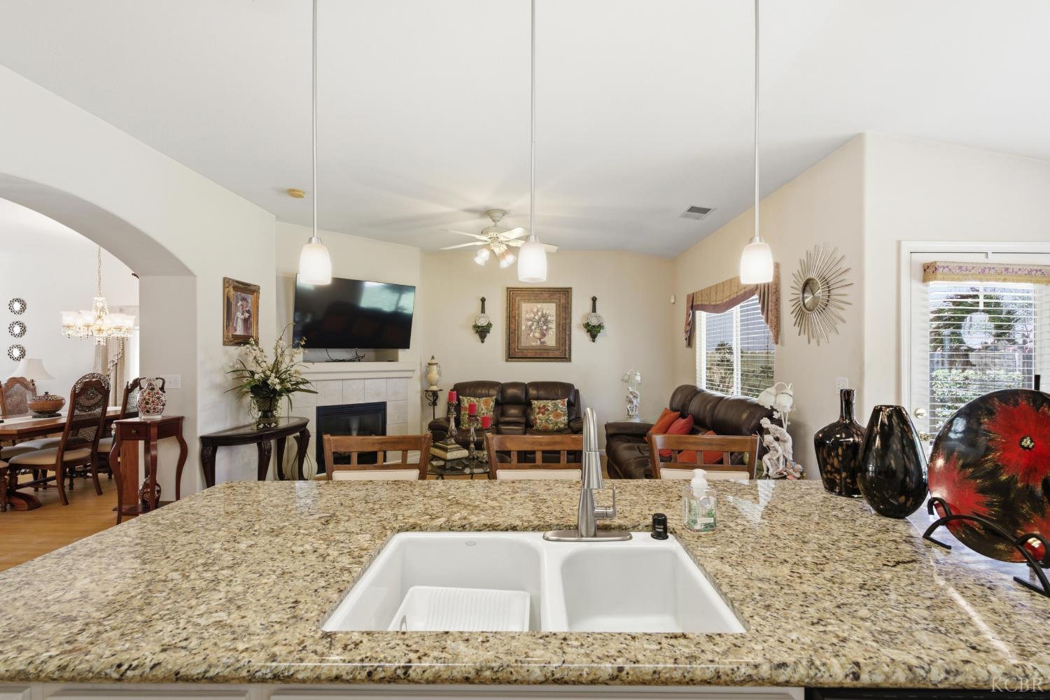 1930 N Sonoma Ct, Hanford, CA 93230