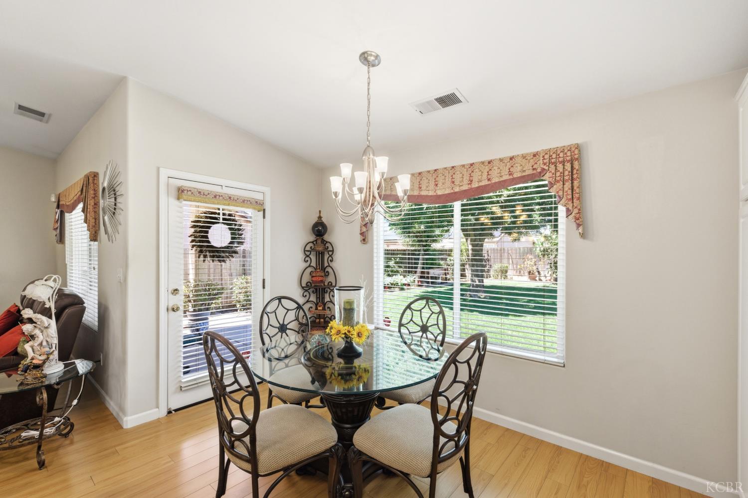 1930 N Sonoma Ct, Hanford, CA 93230