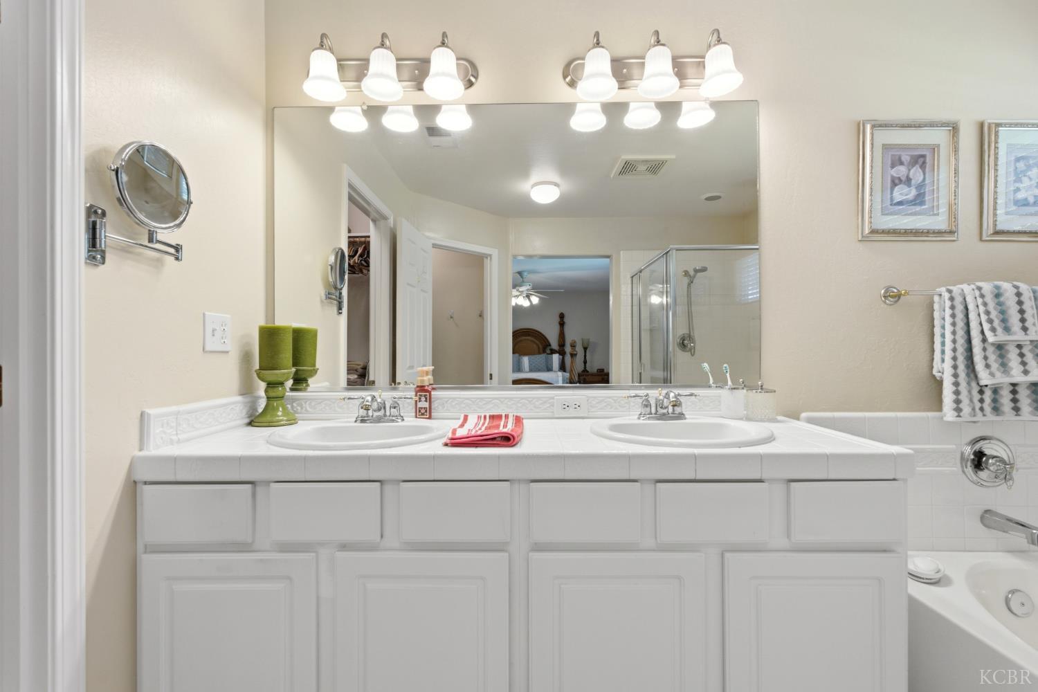 1930 N Sonoma Ct, Hanford, CA 93230
