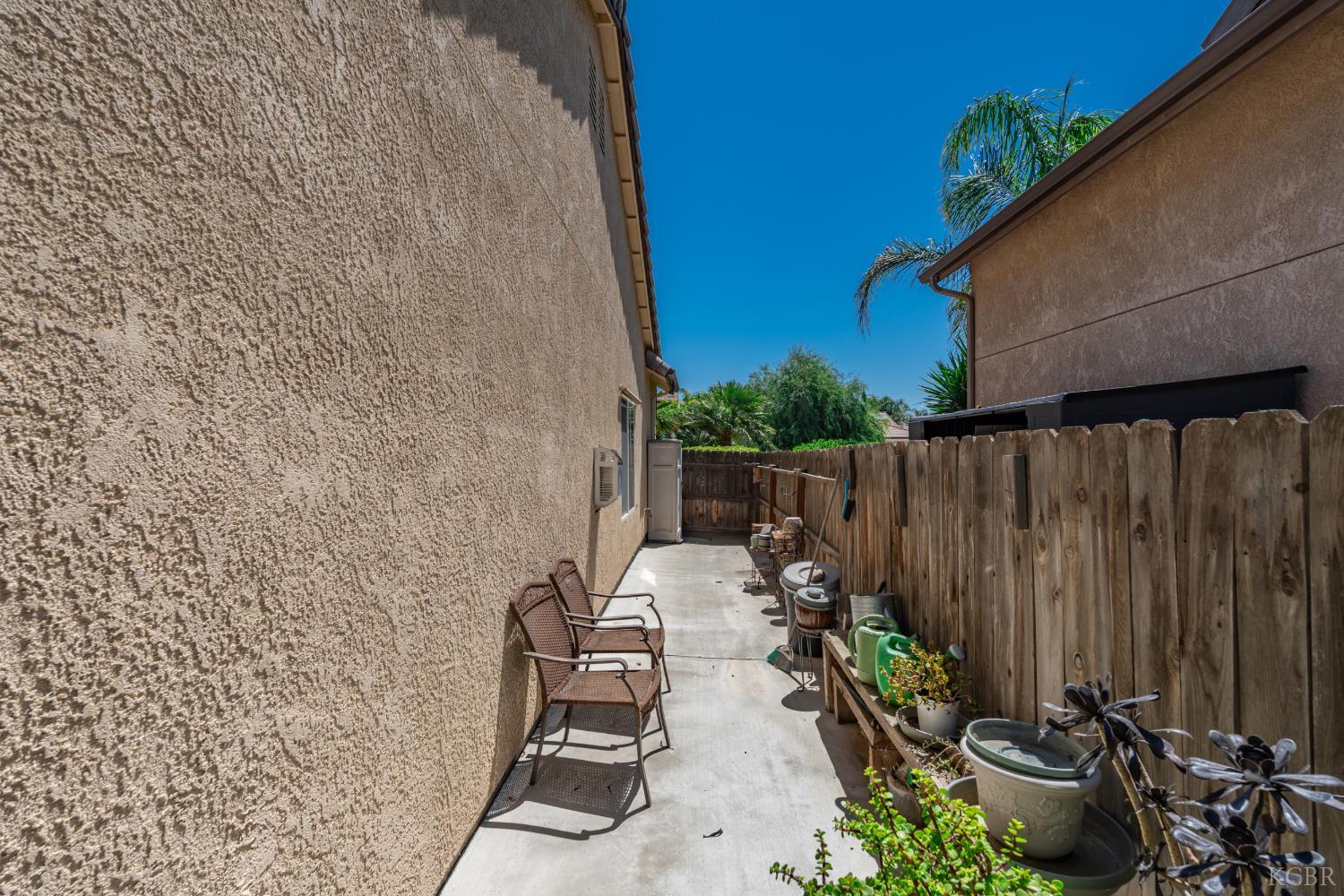 1930 N Sonoma Ct, Hanford, CA 93230
