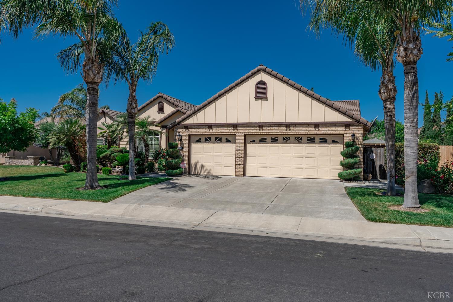 1930 N Sonoma Ct, Hanford, CA 93230