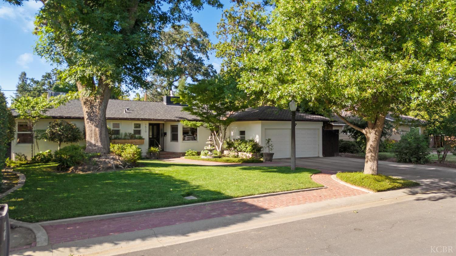 1610 W Meadow Ave, Visalia, CA 93277