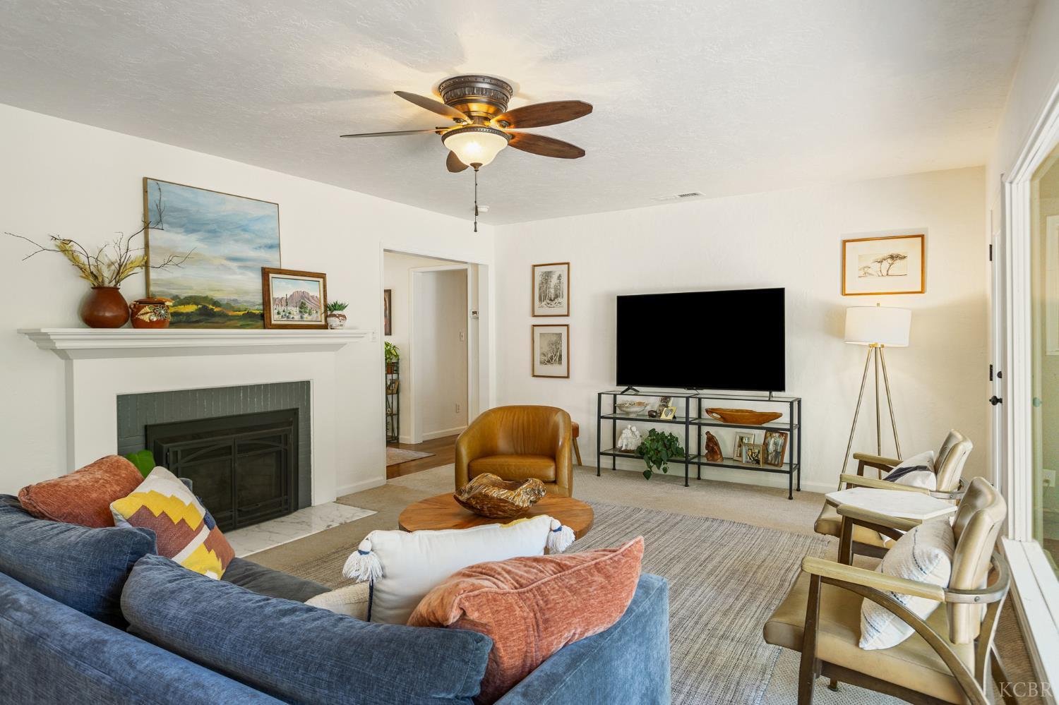 1610 W Meadow Ave, Visalia, CA 93277