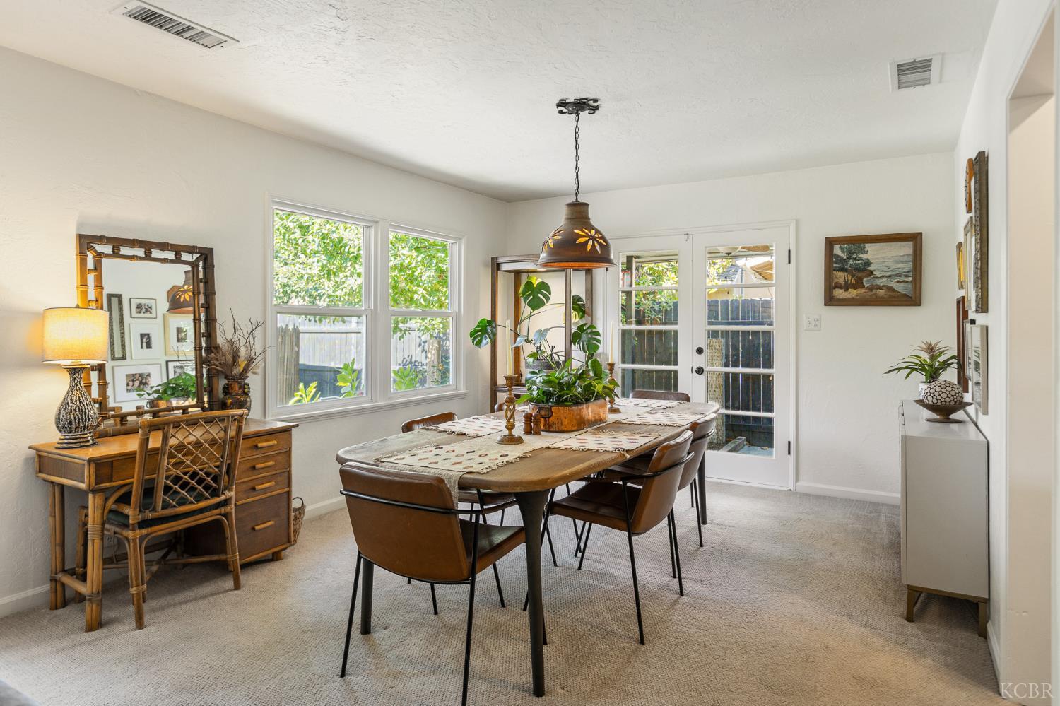 1610 W Meadow Ave, Visalia, CA 93277