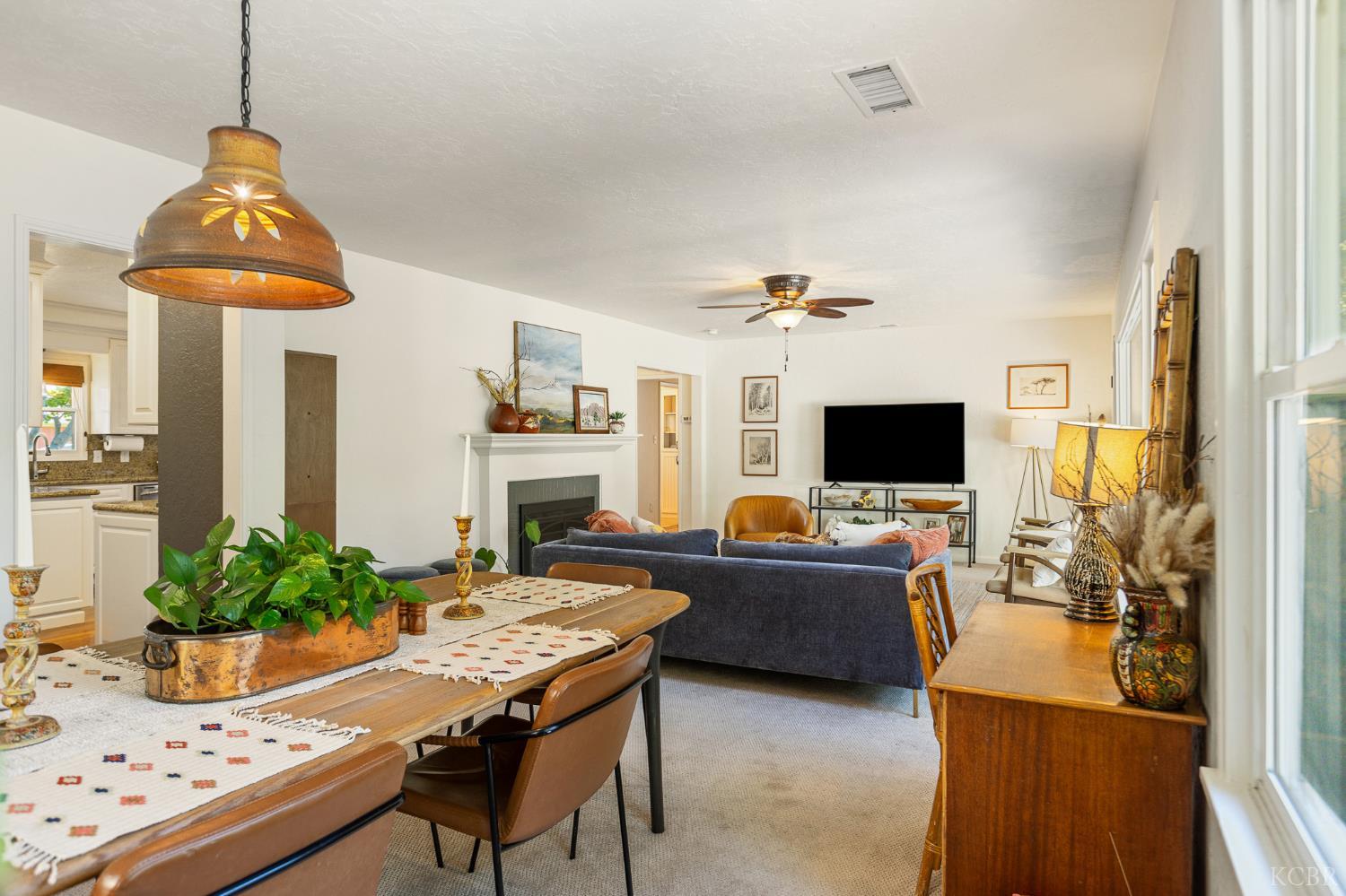 1610 W Meadow Ave, Visalia, CA 93277