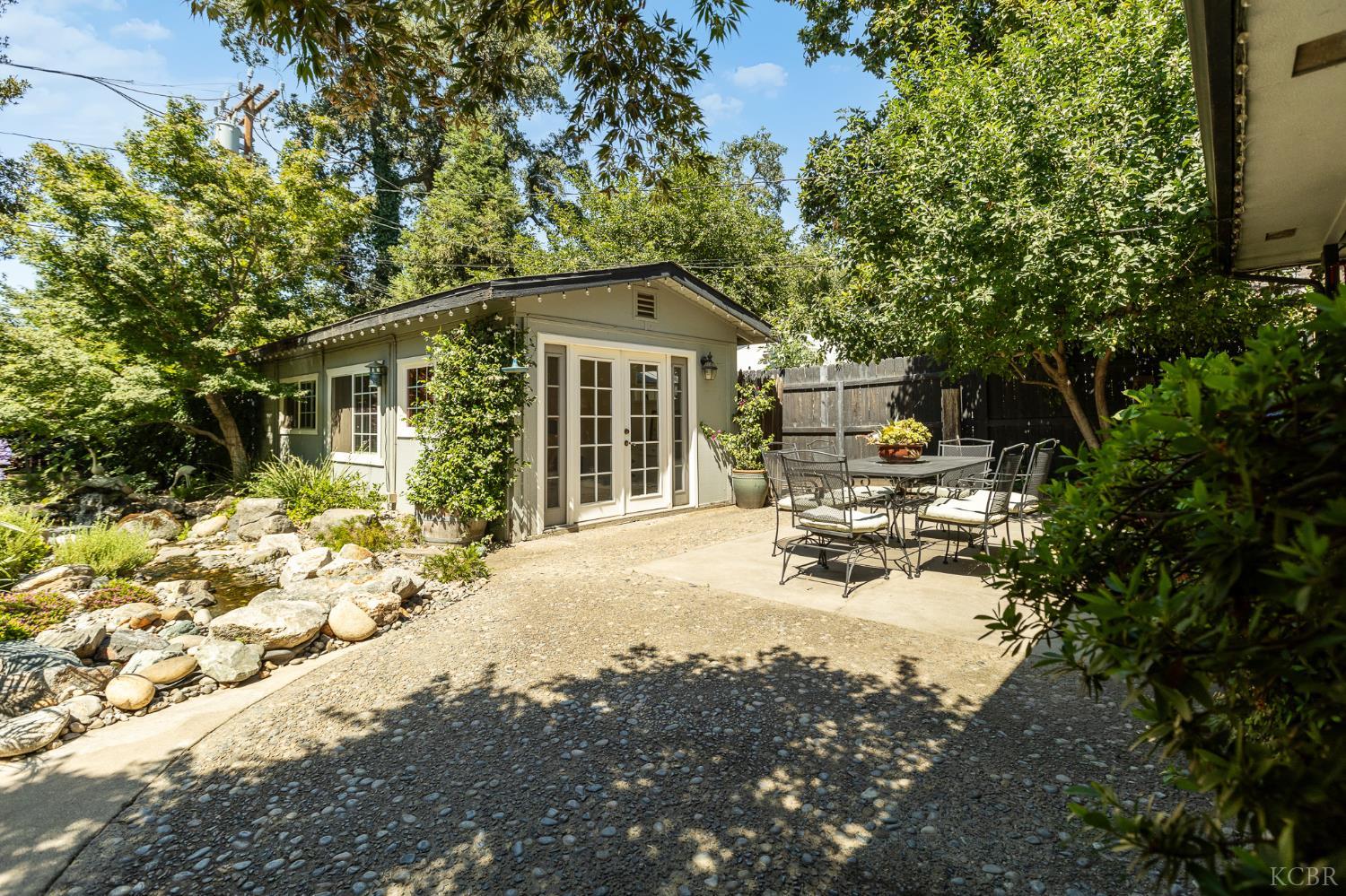 1610 W Meadow Ave, Visalia, CA 93277