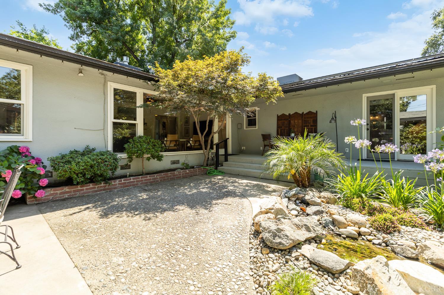 1610 W Meadow Ave, Visalia, CA 93277
