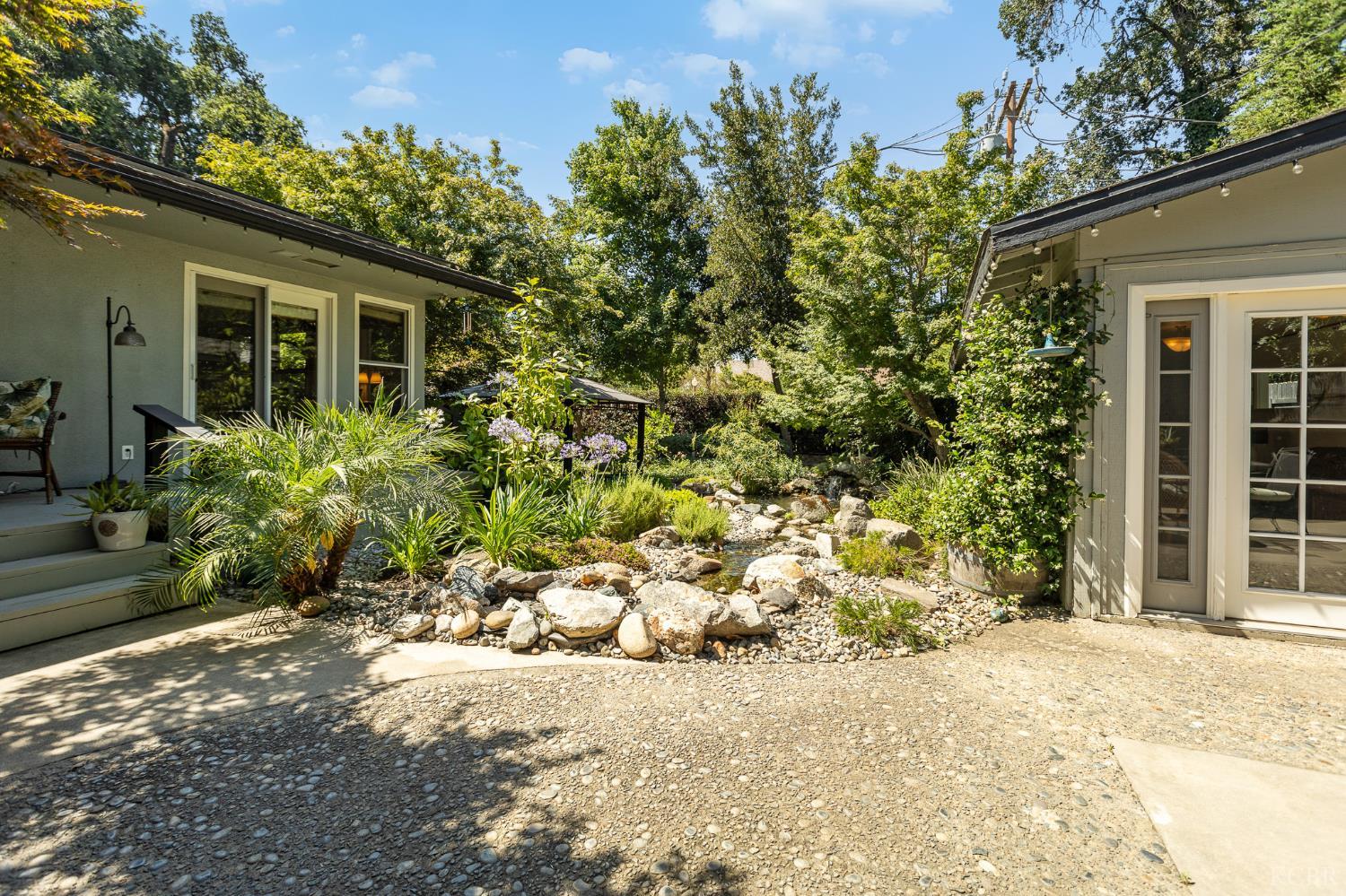 1610 W Meadow Ave, Visalia, CA 93277
