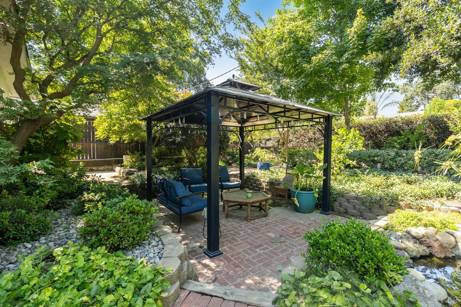 1610 W Meadow Ave, Visalia, CA 93277