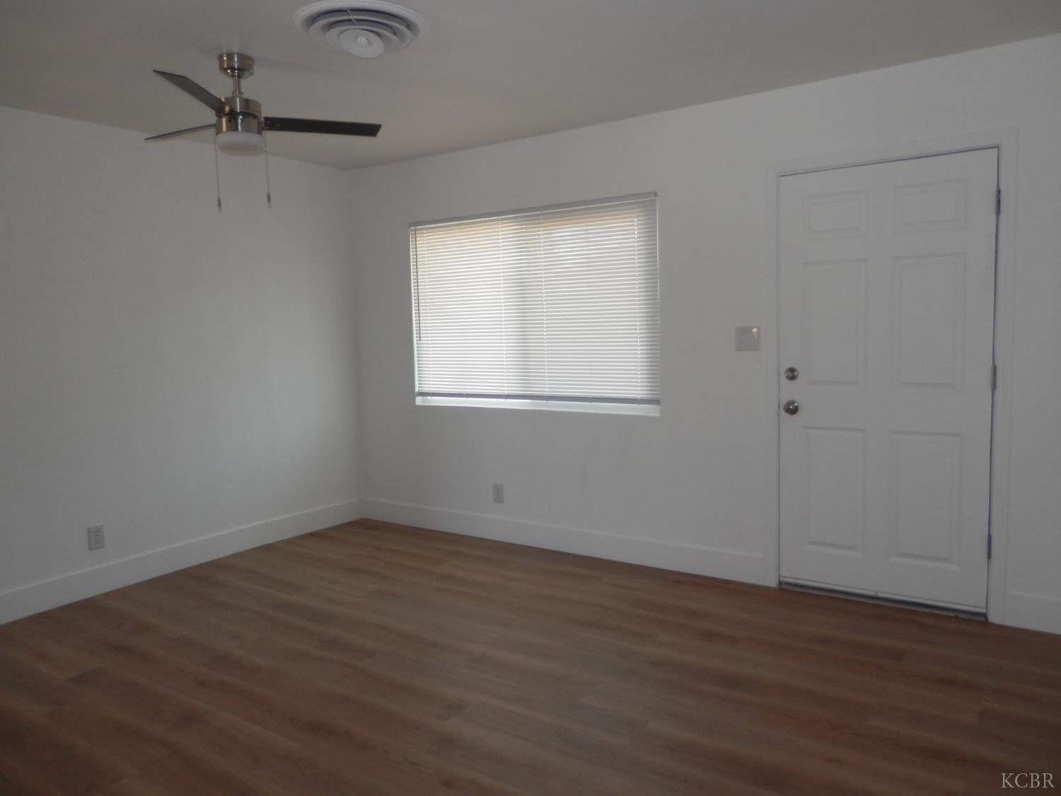 10845 Beverly Dr, Hanford, CA 93230