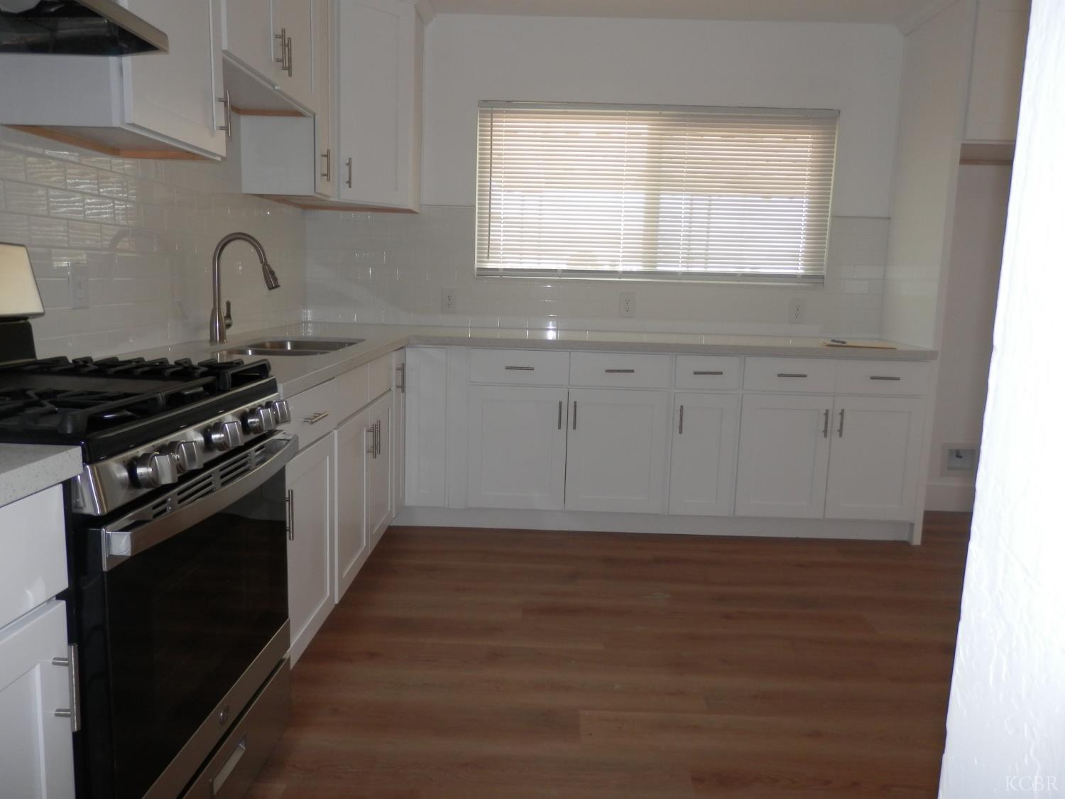 10845 Beverly Dr, Hanford, CA 93230